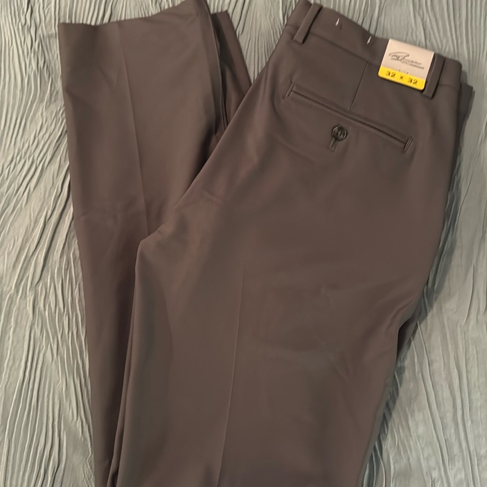 Greg Norman golf / chino pants New size 32x32 awesome quality. Dark Grey